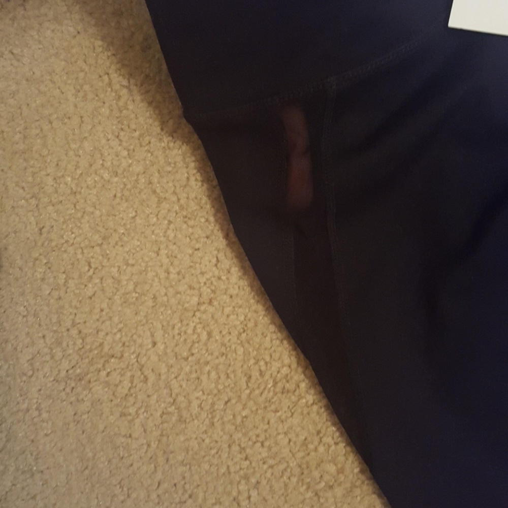 BNWT Fabletics Capris - Picture 3 of 5
